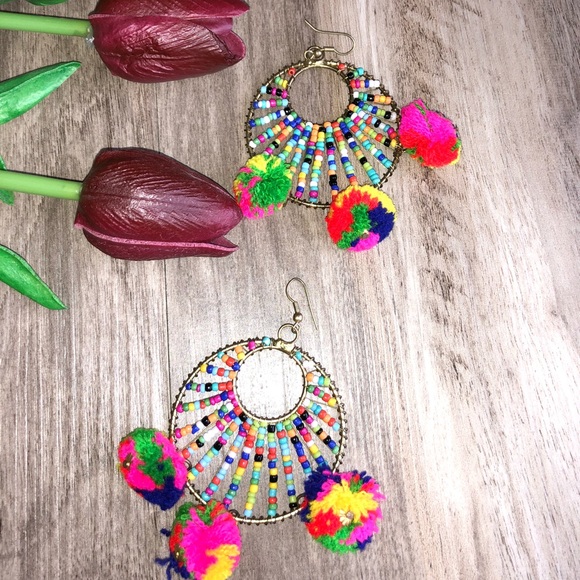 Earrings with Pompom - Picture 2 of 8